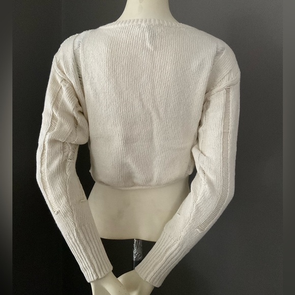 VINTAGE ● Knit Cropped Sweater with Heart Detail ● MATERIAL GIRL ● Y2K - Picture 3 of 3